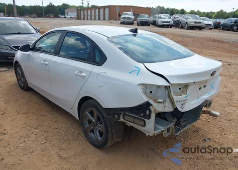 2021 Kia Forte Lxs z USA, uszkodzony, nr VIN 3KPF24AD6ME389785